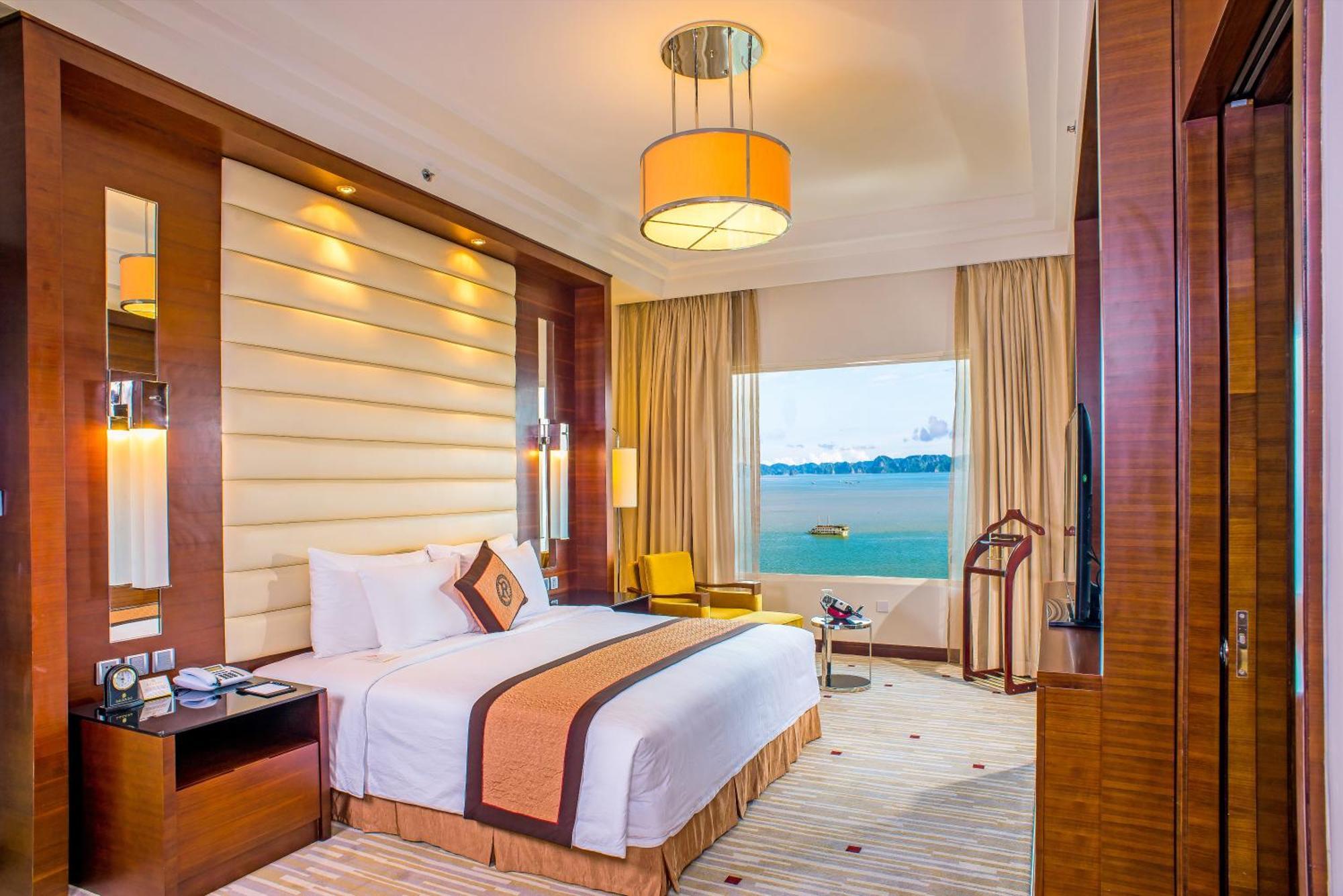 Royal Halong Hotel Hạ Long-öböl Kültér fotó